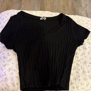 Bozzolo Black Ribbed V-Neck Tee